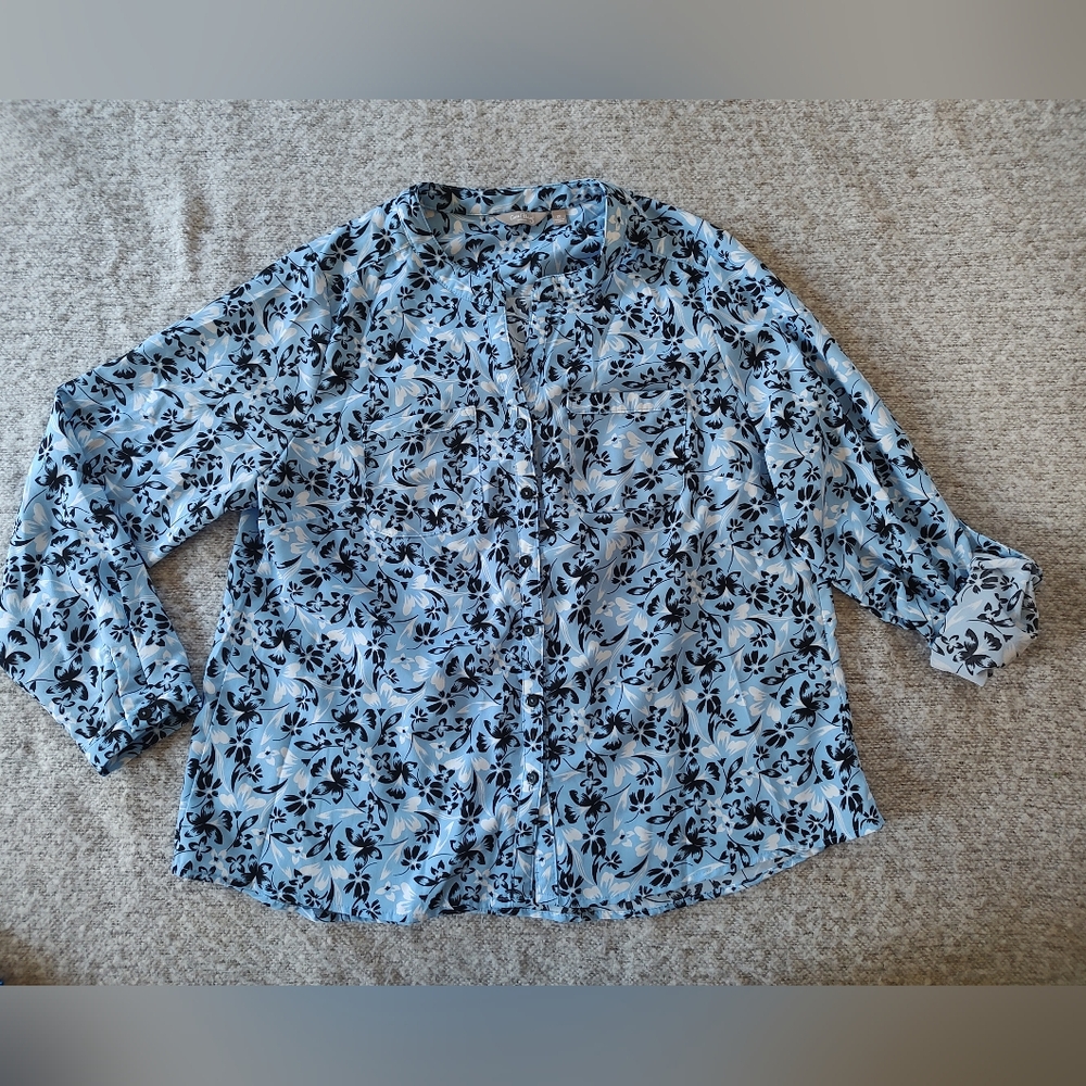 Coral Bay Blue Black Floral Top 1X Button Down